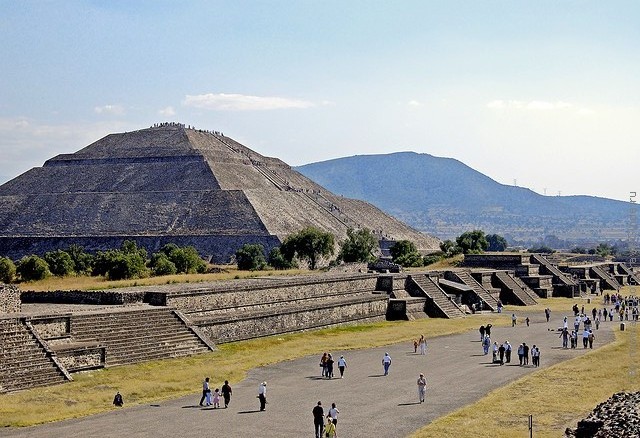 top10-piramidy-teotiuakana-2