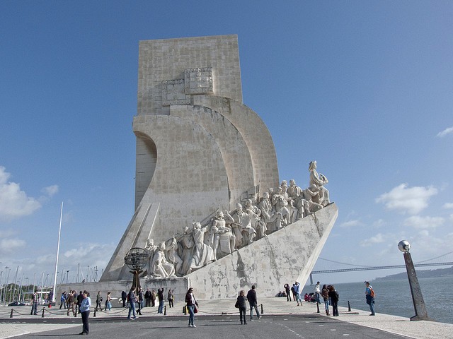 монумент первооткрывателям в лиссабоне фото