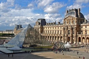 Лувр в Париже, Франция