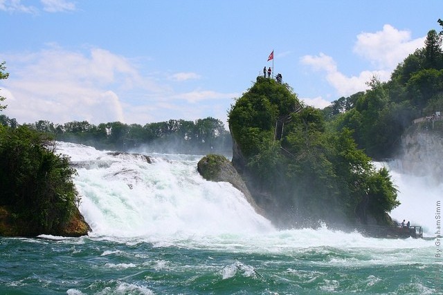 Рейнский водопад в Швейцарии