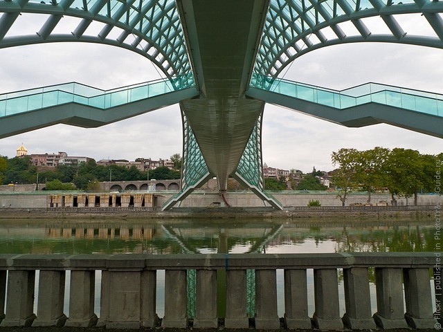 Стеклянный мост в грузии фото