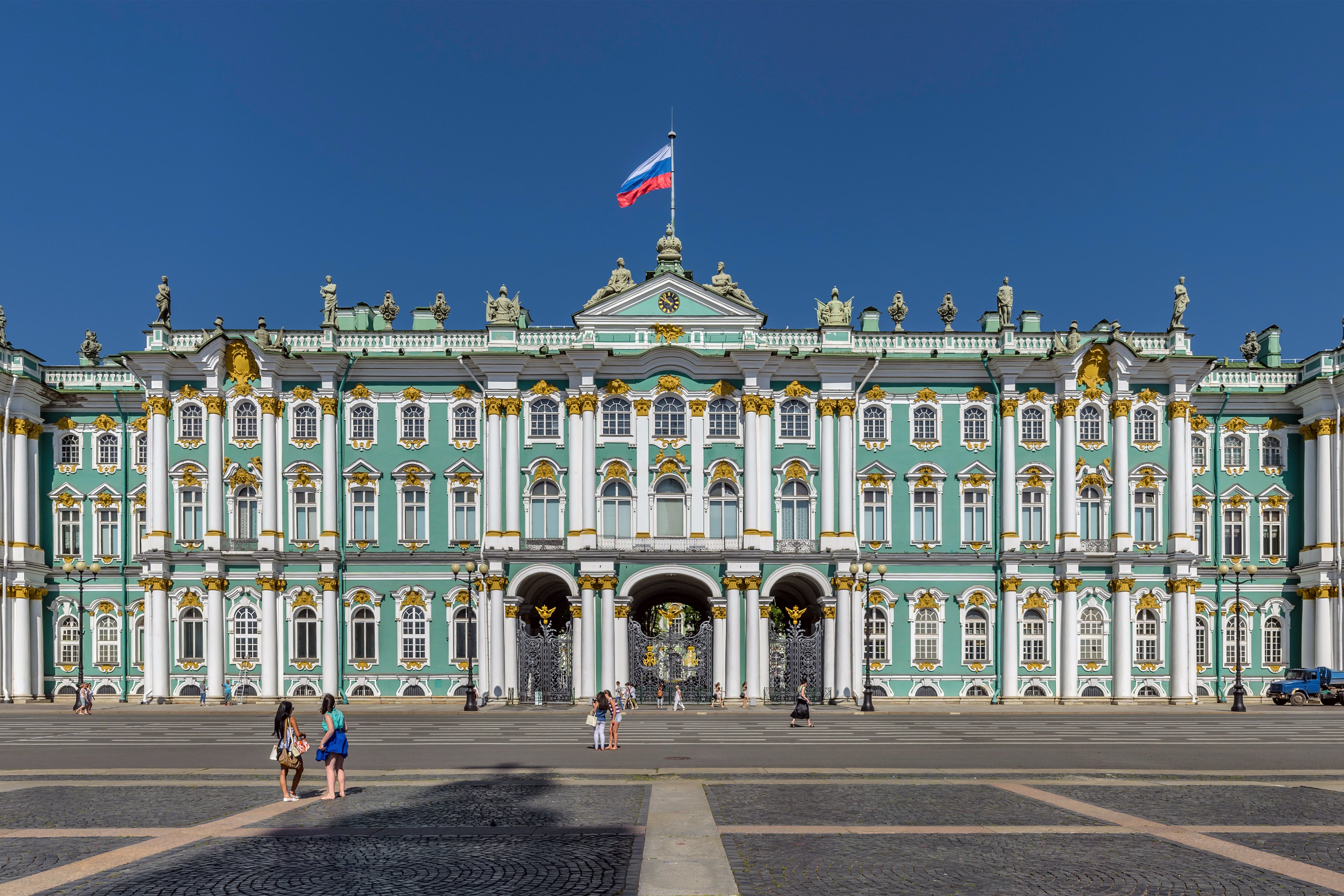 Центральный фасад с Зимнего дворца.