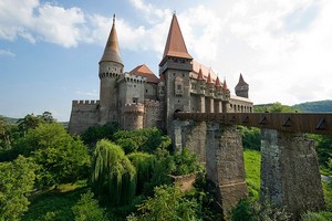 Замок Корвинов, Румыния