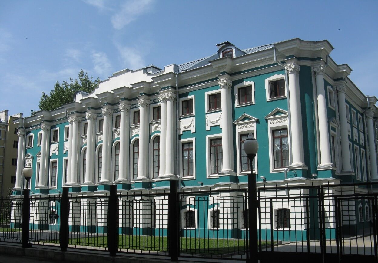 Здание музея в Воронеже.