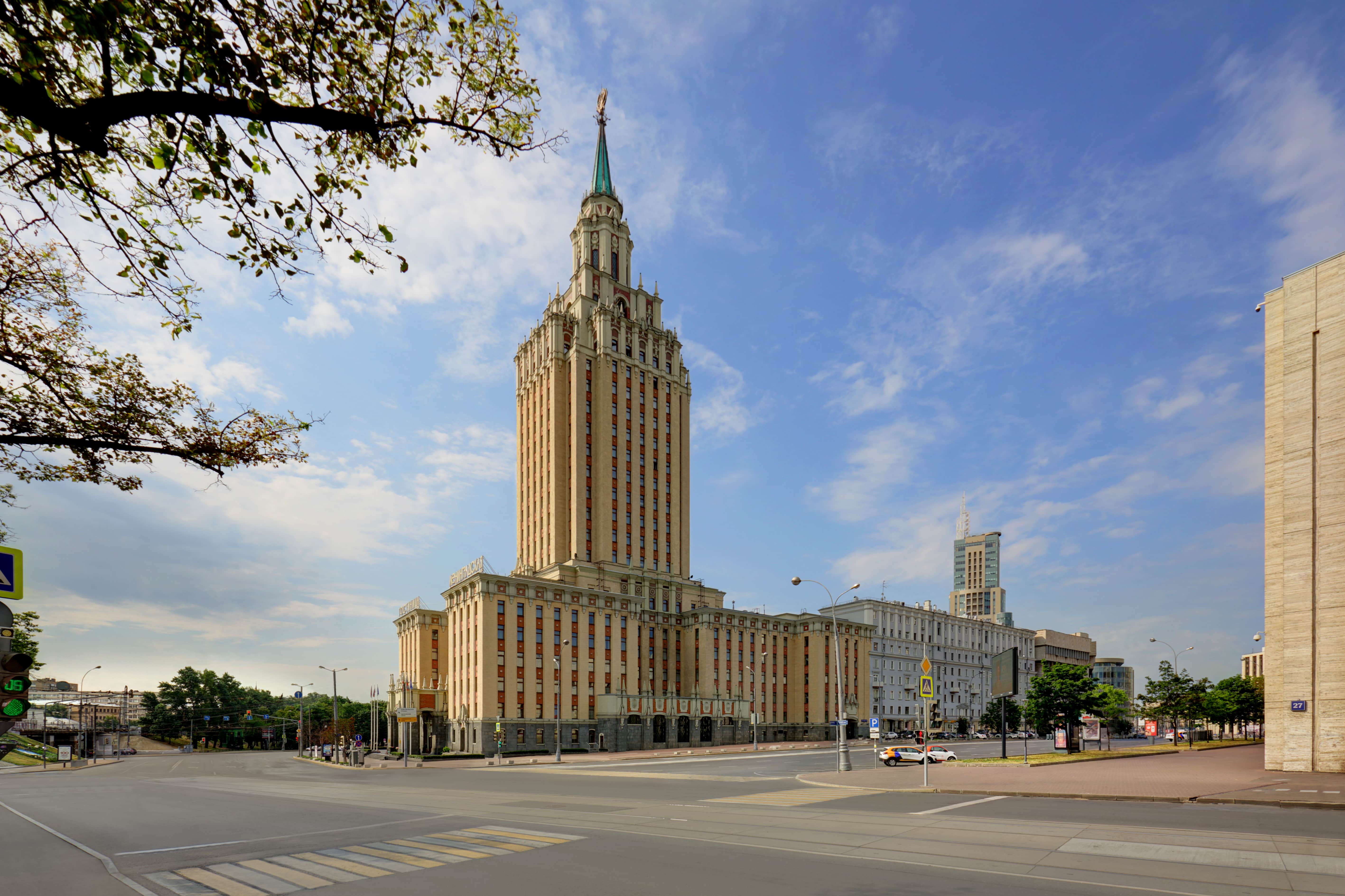 Hilton Москва Ленинградская.