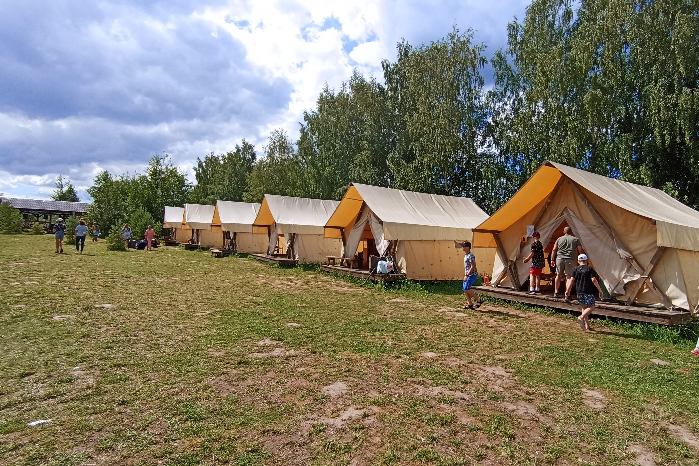 Палаточный лагерь.