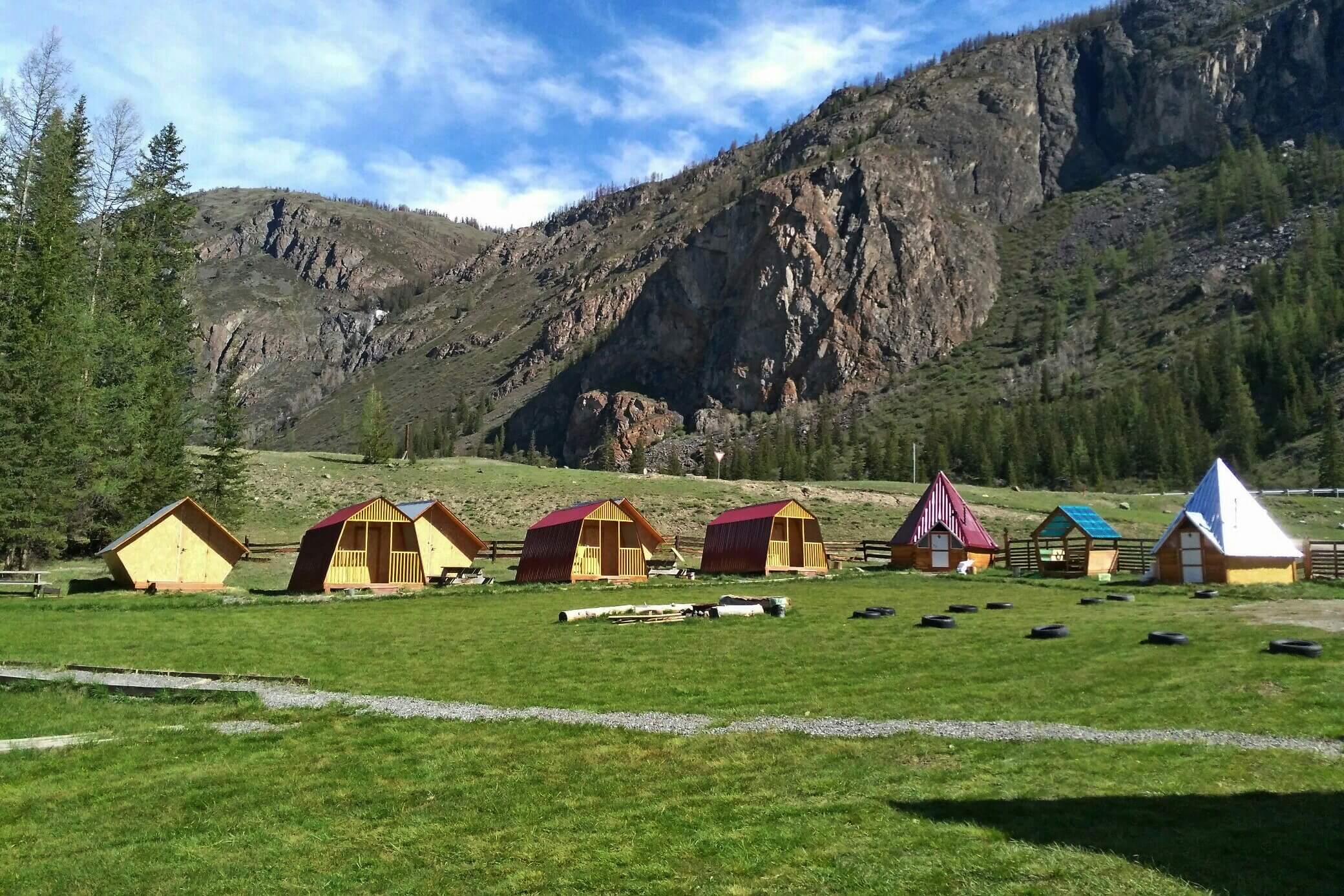 Домики для отдыха в горах Алтая.