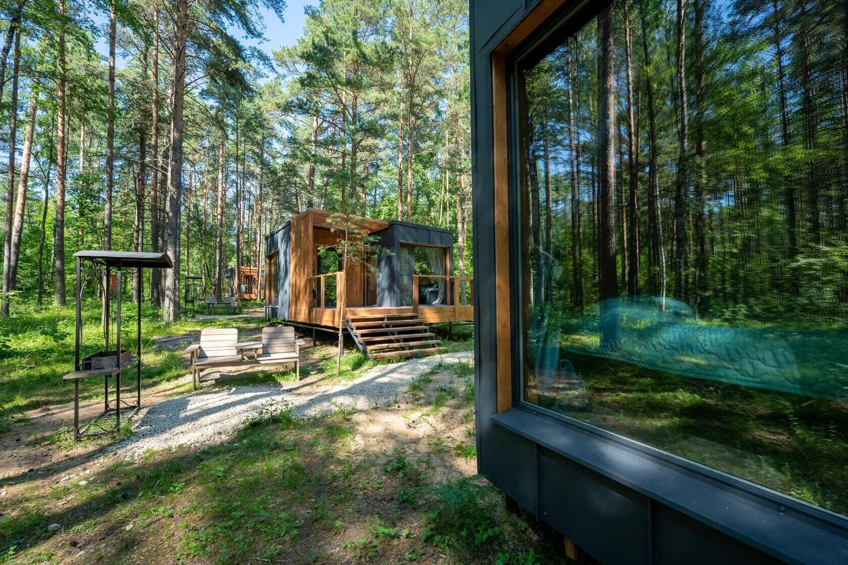 Отличное место для отдыха в современных скандинавских домиках.