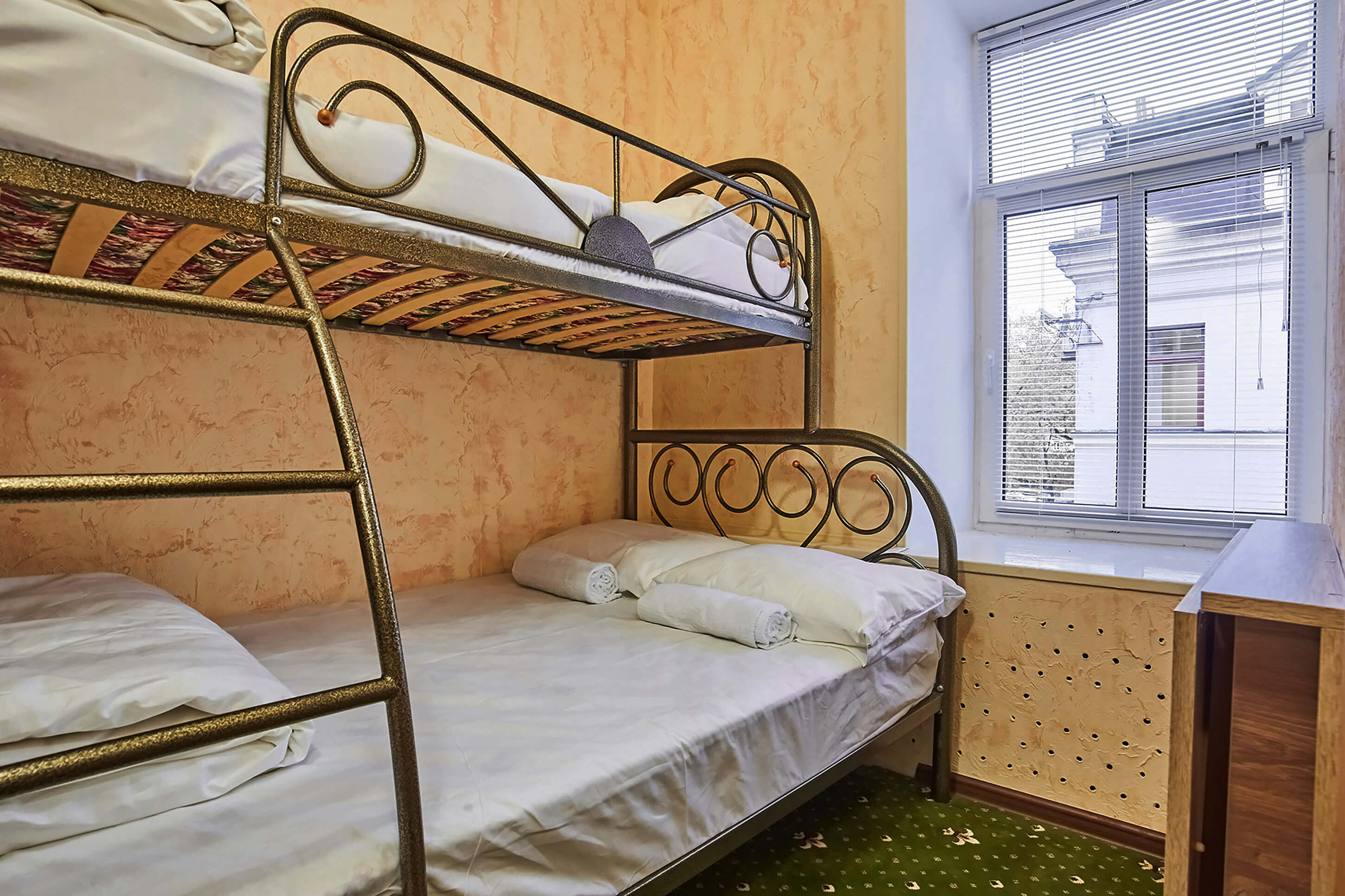 Пример недорогой гостиницы в центре Москвы.