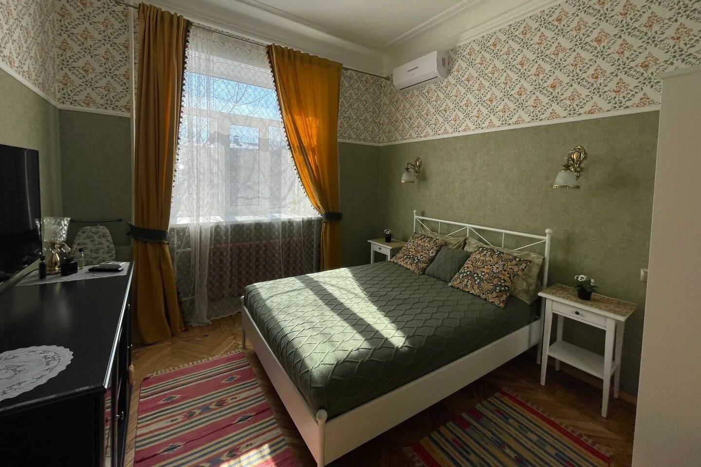 Татарская квартира у Кремля. Цвет интерьера - зеленый.