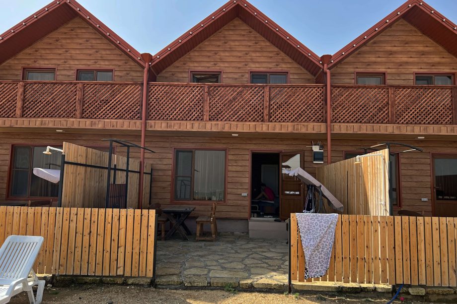 домик из песка детский. песчаный домик. замок из песка на пляже. постройки из песка. колманскоп город-призрак в намибии.